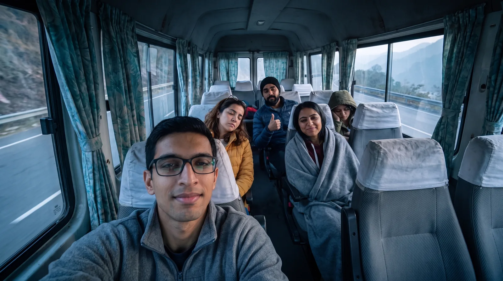 Dharamkot & Triund: The overnight bus